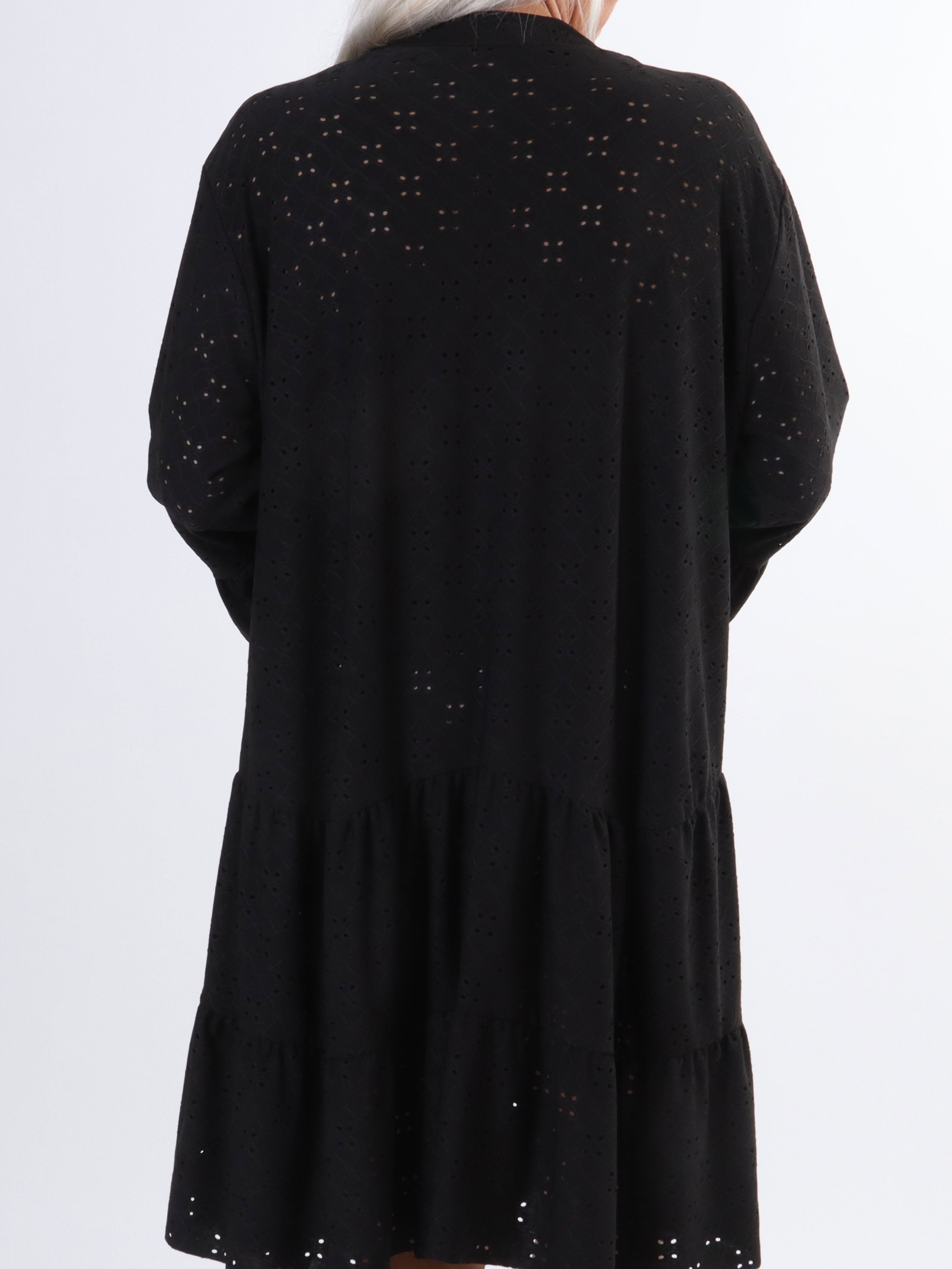 Indiana - Sød elastisk plus size kjole i broderi anglaise